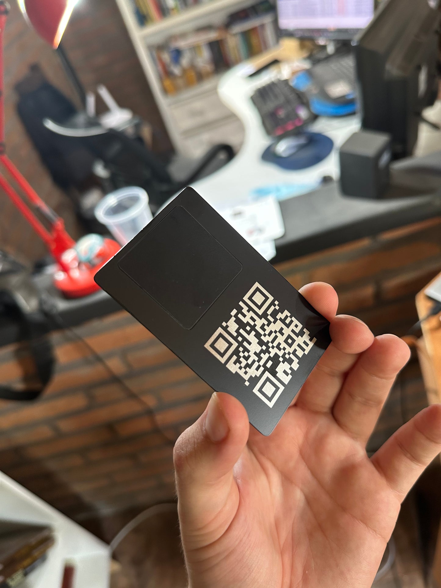 Tarjeta NFC de metal personalizada por grabado laser + Tarjeta de presentación virtual