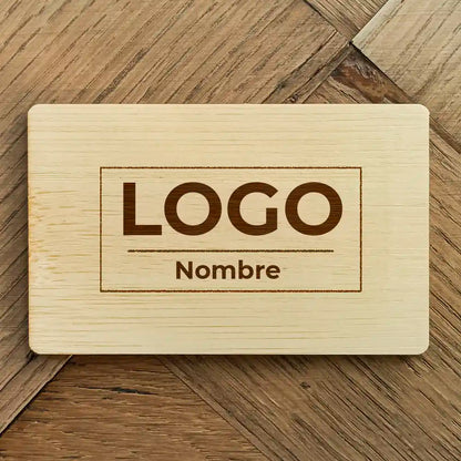 Tarjeta NFC de madera con diseño personalizado