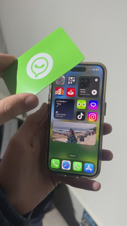 Tarjeta NFC para compartir Whatsapp via NFC y QR (Diseño de la foto)